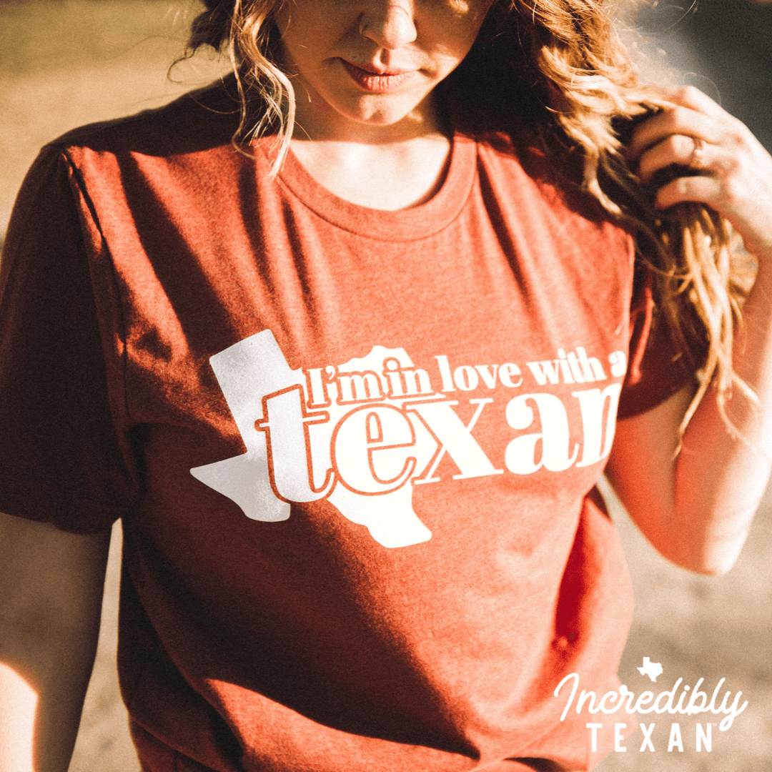 I'm in Love with a Texan Tee | Vintage Canyon Clay - Hoot-n-Annie Pecan Company